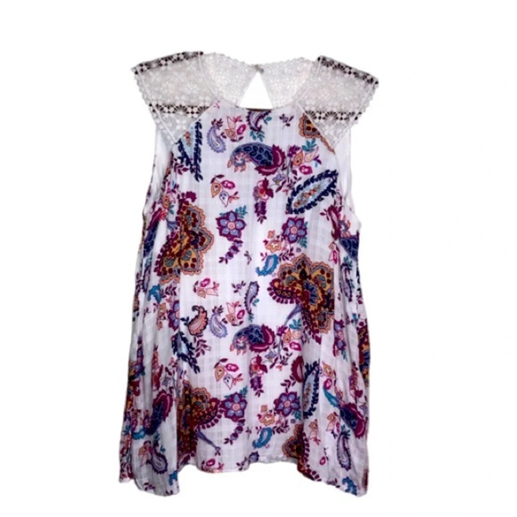 $9 Sale Trixxi Sleeveless Top Floral White Lined Back Cutout  Button Embroidered - Picture 1 of 13
